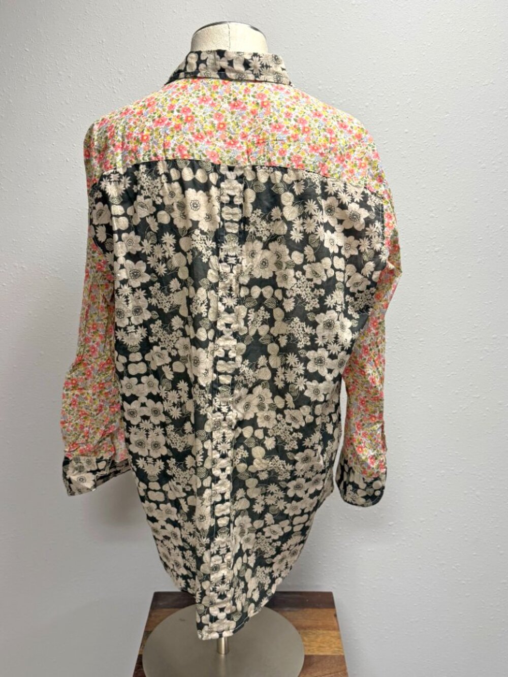 *NEW* Natural Life Barcelona Cotton Button Down - Picture 4 of 13
